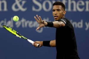 Auger-Aliassime outlasts Sinner to advance to Western & Southern Open quarter-final