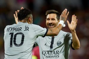 Clermont Foot 0-5 Paris Saint-Germain: Messi double helps PSG begin title defence in emphatic style