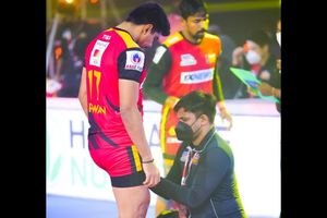 Pro Kabaddi League: Gujarat Giants head physio Dr Arvind Yadav explains why athletes suffer from back pain