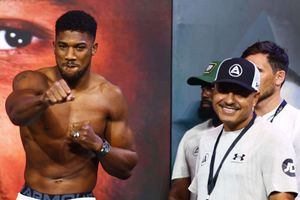 Joshua's trainer wanted 'two or three fights' before Fury showdown