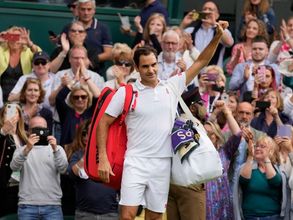 I want to let the fans know that you'll see me again: Roger Federer