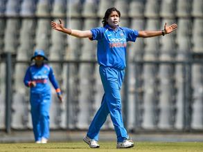 She would spit fire even while bowling at me in nets: Mithali pays tribute to longtime teammate Jhulan Goswami