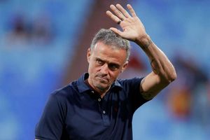 Luis Enrique frustrated by 'worst' half of Spain reign in Switzerland defeat