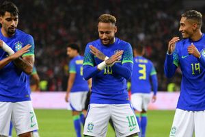 Brazil 5-1 Tunisia: Neymar closes on Pele record as Selecao cruise in Paris