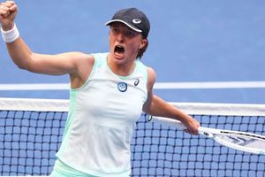 US Open 2022: Iga Swiatek survives Ons Jabeur fightback to claim Flushing Meadows title