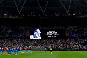 Premier League fixtures to feature minute's silence and national anthem following Queen's death