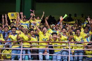 ISL 2022-23: Kerala Blasters sound early warning to rivals with win over East Bengal as fans return to stadium