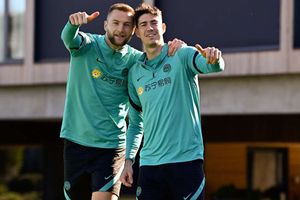 Rumour Has It: Manchester United enquire about Inter defenders Skriniar, Bastoni and Dumfries