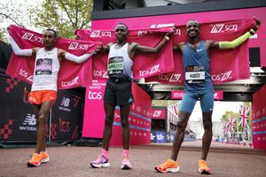 London Marathon: Kipruto, Yehualaw reign supreme