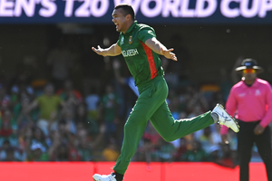 T20 World Cup 2022: Bangladesh hold on for thrilling victory over Zimbabwe after final-ball confusion