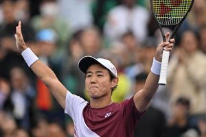Nishioka beats Shapovalov in Korea to end four-year title wait
