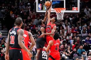NBA: Mitchell's 33 points propels the Cavaliers past the Lakers, VanVleet and the Raptors win without Siakam