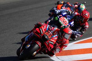 Bagnaia beats brave Quartararo to MotoGP title as Rins wins in Valencia