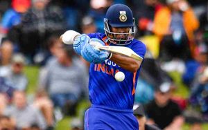 India vs New Zealand, 3rd ODI: Shreyas Iyer, Washington Sundar spur India to 219
