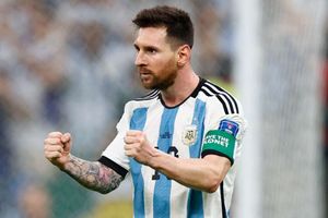Qatar 2022: Boxing superstar Canelo issues Messi warning over alleged Mexico disrespect