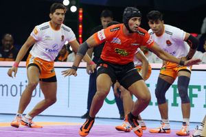 PKL 2022: Ashish's last-second raid hands U Mumba a thrilling one-point win over Puneri Paltan