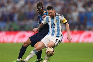 Lionel Messi 'plays differently' with Argentina, claims Gvardiol