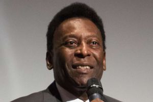 Pele staying 'strong' as Brazil World Cup legend responds to claims of failing health