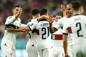 Santos insists relationship with Ronaldo unchanged, Portugal boss hails captain's 'great example' 
