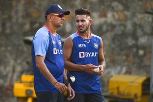 Allan Donald apologises and says he wants to have dinner with Rahul Dravid