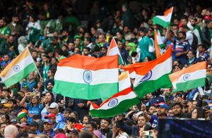 BCCI gets applications from Sachin, Dhoni, Inzamam for the India selectors' posts!