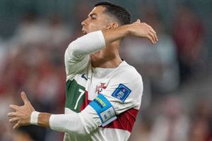 Santos scolds Ronaldo for South Korea spat as Portugal coach insists transfer talk not his focus