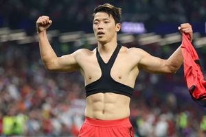 FIFA World Cup South Korea 2-1 Portugal: Dramatic Hwang winner incredibly puts Taeguk Warriors through