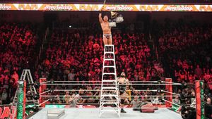 WWE Raw: Former champion returns; Top Superstar turns heel