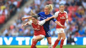 Arsenal make world-record bid to sign Manchester United player, Man United React