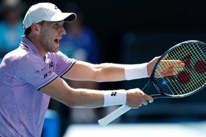 Australian Open: Ruud awakening as second seed is stunned by Brooksby