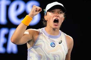 Australian Open: Iga Swiatek cruises past Camila Osorio into the third round