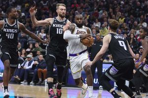 LeBron leads Lakers past Kings for five straight wins, Doncic triple-double in Mavs win