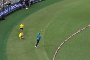Michael Neser's controversial catch in BBL 12 sparks debate, MCC states catch legal