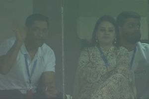 India vs New Zealand 1st T20I: MS Dhoni watches game with family in Ranchi, fans chant 'Dhoni-Dhoni'