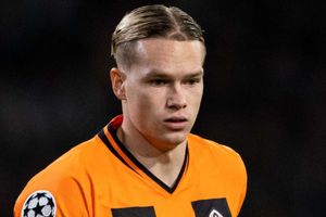 Chelsea set to beat Arsenal to Mudryk as Shakhtar confirm deal 'very close'