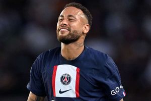 Rumour Has It: PSG put Neymar up for sale with €50million price to tempt Premier League trio