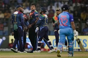 India vs Sri Lanka 1st T20I: India struggling after losing 3 wickets in first 7 overs, Samson fails again