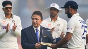 India vs Australia: Cheteshwar Pujara gets guard of honour from teammates - Watch Video