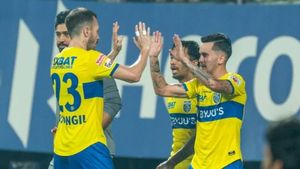 ISL: Kerala Blasters rally to beat Chennaiyin FC; dent southern rivals' play-off hopes