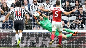 Cech to Scholes: Five players who played with serious medical conditions