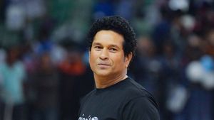 Tendulkar shares video of little girl hitting boundaries for fun: 'Kal hi toh auction hua.. aaj match shuru?'