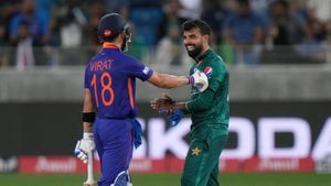 Shadab Khan ready for Pakistan captaincy: Hasan Ali names Babar Azam's replacement