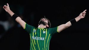 'Pace is pace, yaar': Watch - Shaheen Afridi breaks Mohammad Haris' bat before rattling his stumps