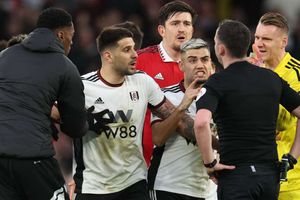 Manchester United 3-1 Fulham: Red card chaos as Red Devils book Wembley trip
