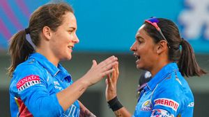 WPL: Mumbai Indians beat RCB by four wickets