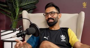 IPL 2023: Dinesh Karthik recalls MS Dhoni's compliment on his commentary stint