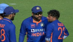 Ind vs Aus 3rd ODI: Rohit Sharma bashes Kuldeep Yadav with 'words' after hilarious DRS call; Watch