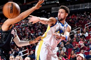 Warriors bank first road win since January, Randle explodes for 57 in Knicks loss