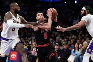 LeBron returns as Lakers lose to Bulls, Doncic faces ban as Mavericks suffer fourth straight loss