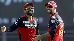 RCB sign whopping Rs 75 crore deal with Qatar Airways as their title sponsors